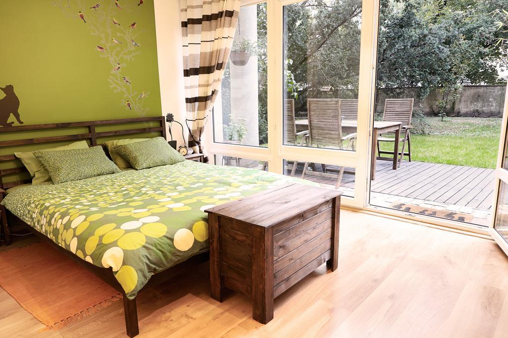 Lovely Garden Flat Near Royal Park Warsaw Bilik gambar