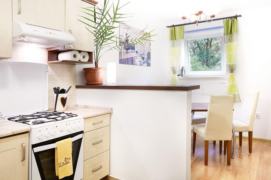 Lovely Garden Flat Near Royal Park Warsaw Bilik gambar