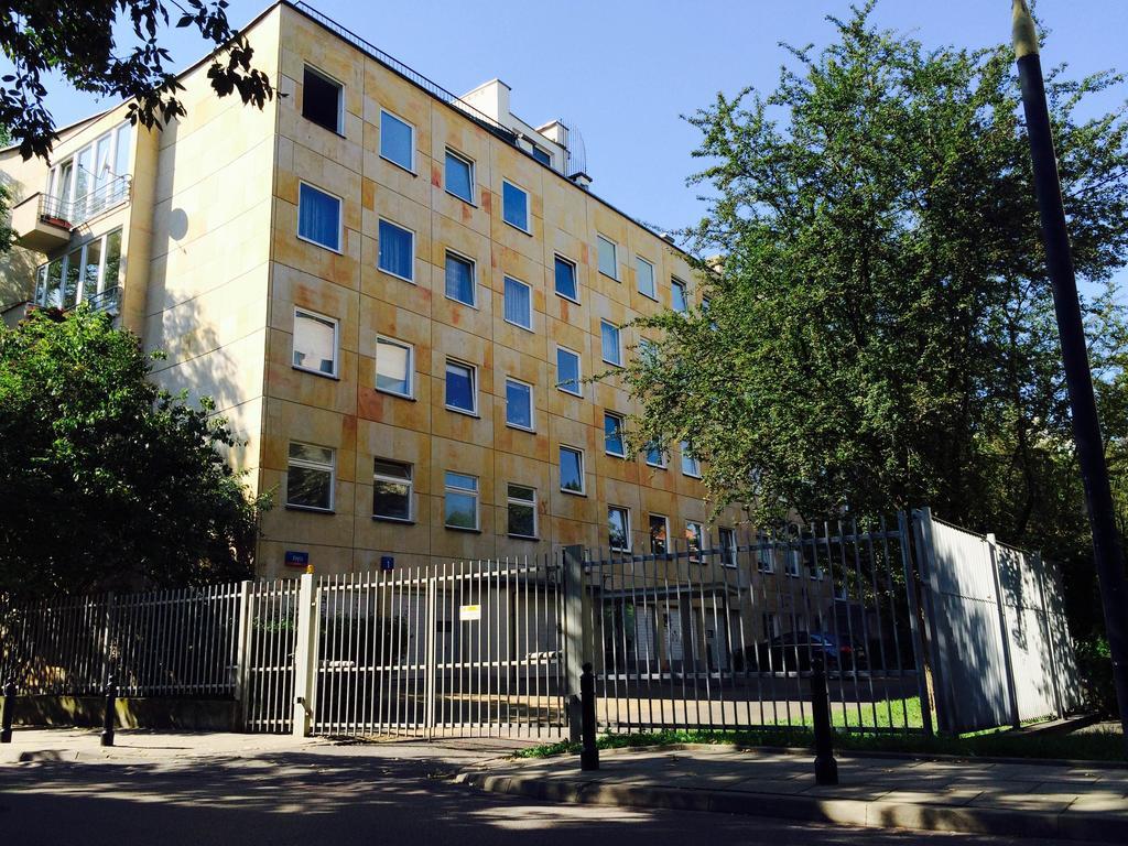 Lovely Garden Flat Near Royal Park Warsaw Luaran gambar